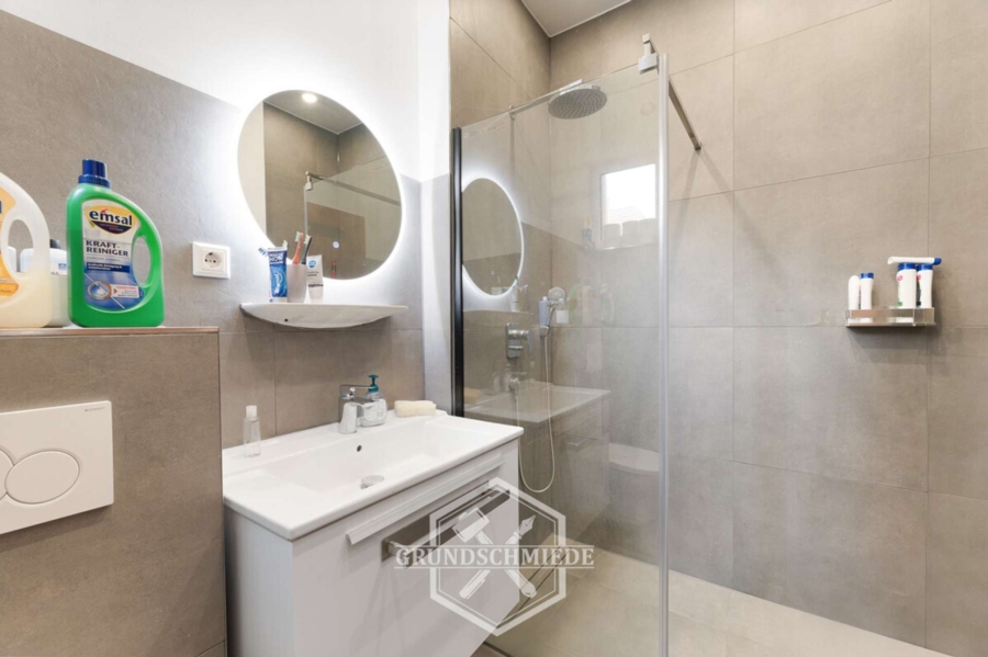 Elegante 3-Zimmer-Wohnung mit Deckenhöhe zum Verlieben, 70469 Stuttgart, Wohnung
