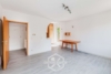 Hell, ruhig, charmant – 2-Zimmer im Hochparterre - Wohnzimmer