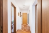 Top-Investment: Frei werdende 3-Zimmer-Wohnung mit Balkon in Sonnenlage - Flur