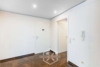 Bezugsfertig: 3-Zimmer-Wohnung mit Balkon in moderner Eleganz - Flur