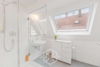 WG-Zimmer in kernsaniertem Stadthaus - Badezimmer