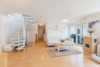 Top-sanierte Maisonette-Wohnung mit Balkon - Einrichtungsbeispiel