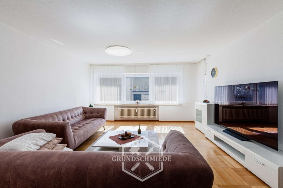 Altersgerechtes Wohnen im Hochparterre – 3,5 Zimmer mit Balkon & Garage, 71686 Remseck am Neckar, Wohnung