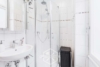 Charmanter Altbauklassiker – 3 Zimmer in bester Lage - Badezimmer