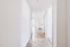 Geräumige Wohnung mit großem Balkon - Flur - Eingang