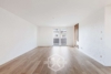 Geräumige Wohnung mit großem Balkon - Wohnzimmer