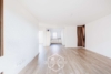 Geräumige Wohnung mit großem Balkon - Wohnzimmer
