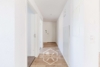 Geräumige Wohnung mit großem Balkon - Flur - Eingang