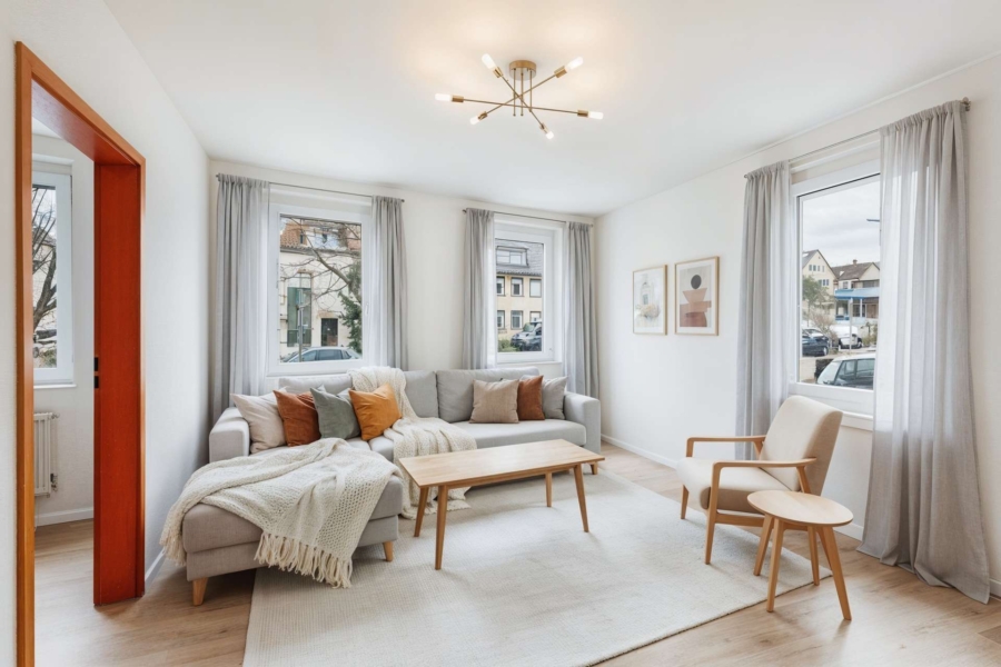 Renovierte Erdgeschosswohnung mit Terrasse, 70499 Stuttgart, Erdgeschosswohnung