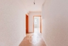 Renovierte Erdgeschosswohnung mit Terrasse - Flur