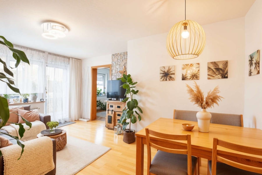 Vier Zimmer, viele Möglichkeiten – Familienwohnung mit Balkon, 70736 Fellbach, Etagenwohnung