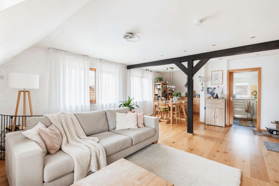 Exklusive Maisonette-Wohnung in zentraler Lage von Weilimdorf, 70499 Stuttgart, Maisonettewohnung