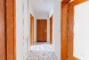 Mitten im Leben, ruhig zu Hause – 3-Zimmer-Wohnung mit Balkon - Flur
