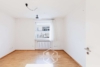 Sonnig. Großzügig. Bezugsfrei. – 5,5 Zimmer mit Südbalkon und Carport - Schlafzimmer