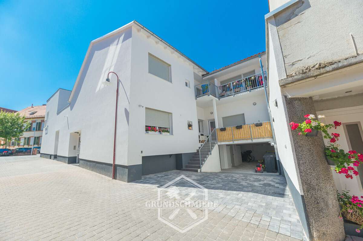 Vollständig renovierte 2 Zimmer Wohnung mit Balkon - Foto 1