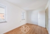 Erstbezug nach Renovierung und mit brandneuer Einbauküche - Schlafzimmer