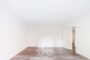 Erstbezug nach Renovierung: 4 Zimmer, neue EBK und Terrasse - Wohnzimmer