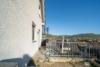 Wohnen mit Weitblick: Exklusive Maisonette mit Burgblick & großer Terrasse - Außentreppe