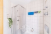 4 Zimmer, 2 Bäder, 2 Balkone – mehr geht kaum - Badezimmer
