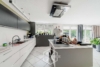 Wohnen und Arbeiten – Maisonette-Wohnung mit zwei Eingängen und weitläufigem Garten - Küche