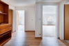 Gestalte dein Paradies: Sanierungsbedürftige Terrassenwohnung - Einrichtungsbeispiel KI generiert