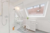 WG-Zimmer in kernsaniertem Stadthaus - Badezimmer