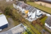 Drei Ebenen Lebensqualität – Modernisiertes Einfamilienhaus im Grünen - Außenansicht