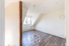 Luftig, lichtdurchflutet, lebenswert – Maisonette mit großem Balkon - DG - Schlafzimmer