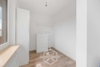 Vollmöblierte 1,5-Zimmer-Wohnung mit großem Balkon - Ankleidebereich