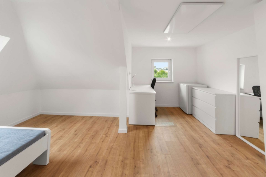 Vollmöbliertes & renoviertes WG Zimmer, 70435 Zuffenhausen-Mitte, Zimmer