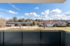 Drei Ebenen Lebensqualität – Modernisiertes Einfamilienhaus im Grünen - 1. OG Balkon