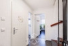 Drei Ebenen Lebensqualität – Modernisiertes Einfamilienhaus im Grünen - 1. OG Flur