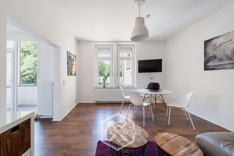 Sanierte sowie möblierte 2-Zimmer-Wohnung in zentraler Lage von Stgt.-Nord, 70191 Stuttgart, Wohnung