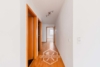 Wohngefühl auf zwei Ebenen – lichtdurchflutete Maisonette mit Balkon - Flur
