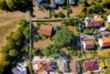 Raum ohne Kompromisse – Großzügiges Familienhaus mit eigenem Gartenparadies - Luftaufnahme