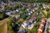 Raum ohne Kompromisse – Großzügiges Familienhaus mit eigenem Gartenparadies - Luftaufnahme
