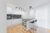 Erstklassig möblierte 2-Zimmer-Wohnung - Wohnbereich und Küche