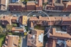 Wohnen auf zwei Ebenen – Gartenidylle trifft modernen Komfort - Luftaufnahme