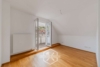 Geräumige 4-Zimmer-DG-Maisonette in bester Lage des Stuttgarter Südens - Essbereich mit Balkonzugang