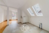 Geräumige 4-Zimmer-DG-Maisonette in bester Lage des Stuttgarter Südens - Offener Küchenbereich