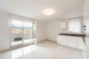 Wohnen mit Weitblick – Moderne 3-Zimmer-Wohnung mit Traumterrasse - Wohnzimmer mit Küche