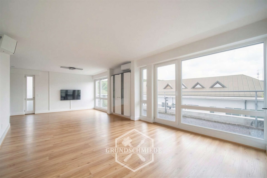 Büro mit Wow-Faktor – riesige Terrasse & optionale Erweiterung, 73207 Plochingen, Büro/Praxis