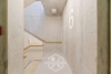 Urban living at it´s best: Exklusive vollmöblierte 2-Zimmer-Wohnung - Treppenhaus
