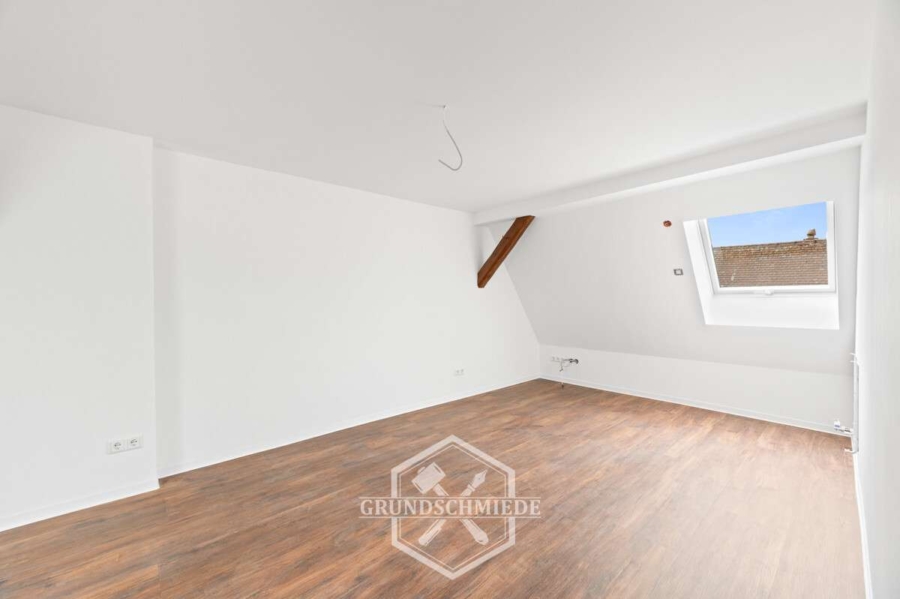 Kernsanierte Maisonette Wohnung mit 3 Zimmern