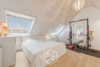 Attraktive 2-Zimmer-DG-Maisonette in absolut ruhiger Lage - Schlafzimmer