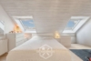 Attraktive 2-Zimmer-DG-Maisonette in absolut ruhiger Lage - Schlafzimmer