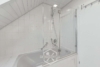 Attraktive 2-Zimmer-DG-Maisonette in absolut ruhiger Lage - Badezimmer