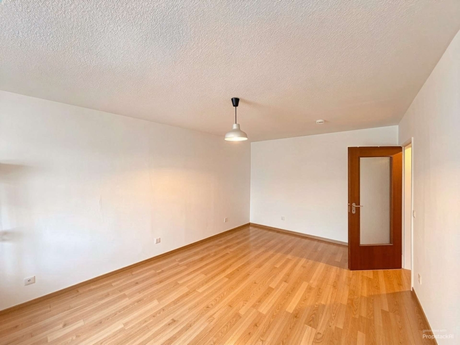 Klein, fein & Pool dabei!, 80687 München, Etagenwohnung