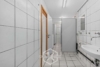 3 Zimmer, 2 Duschen – hier gibt’s mehr als Standard! - Badezimmer