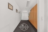 Schluss mit Schreibtisch-Tetris – 105 m² warten auf Sie! - Flur
